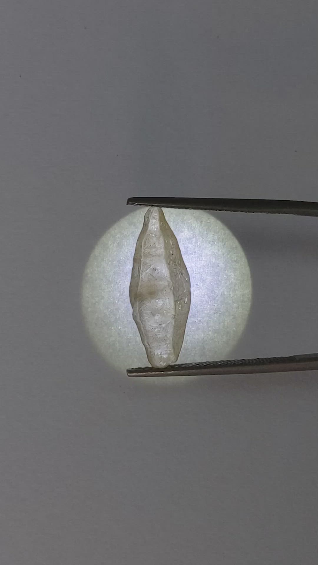 5.88 Ct. Yellow Rough Sapphire from Ceylon (Sri Lanka) Size Video