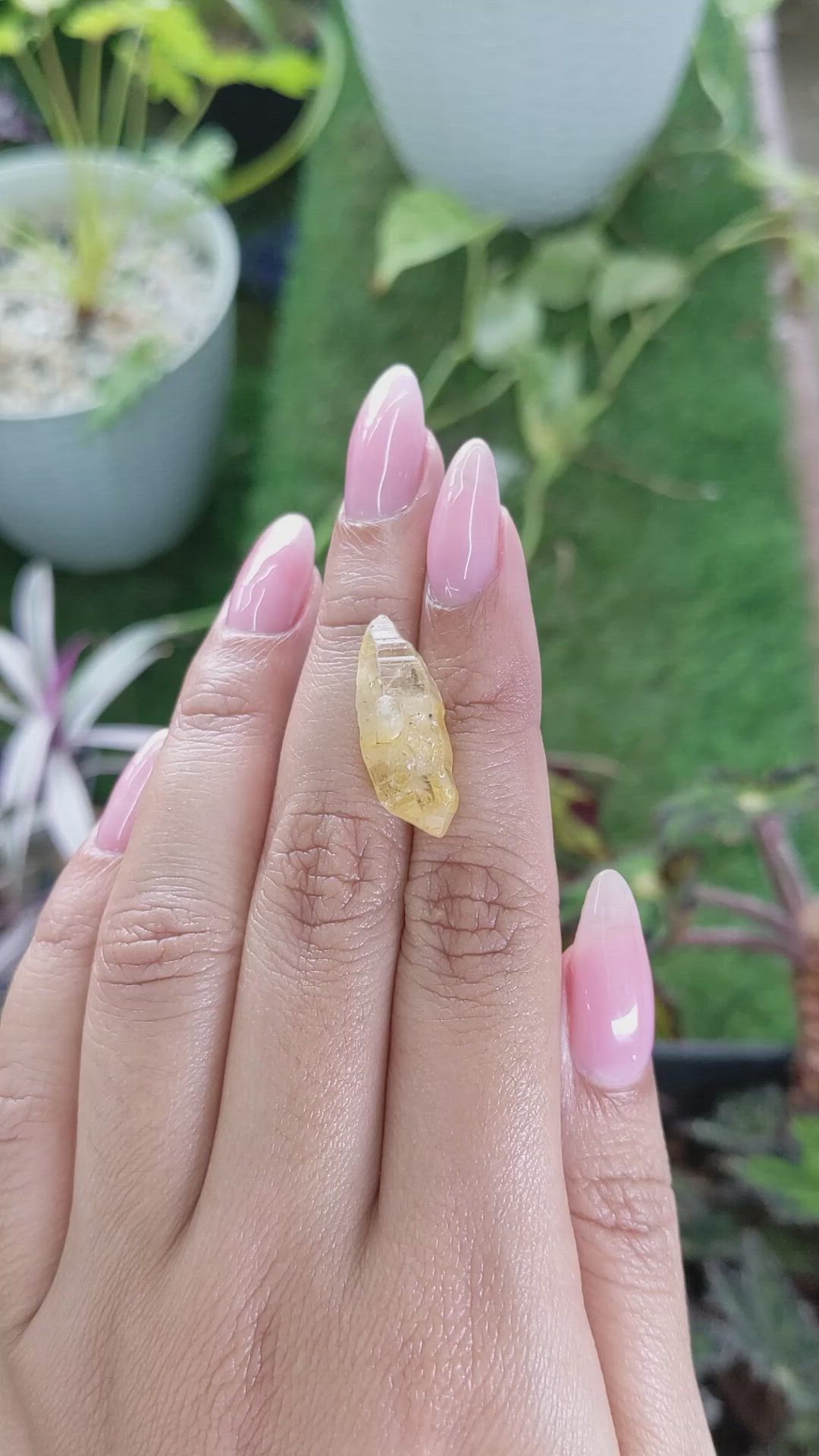 17.28 Ct. Yellow Sapphire Crystal from Ceylon (Sri Lanka) Size Video