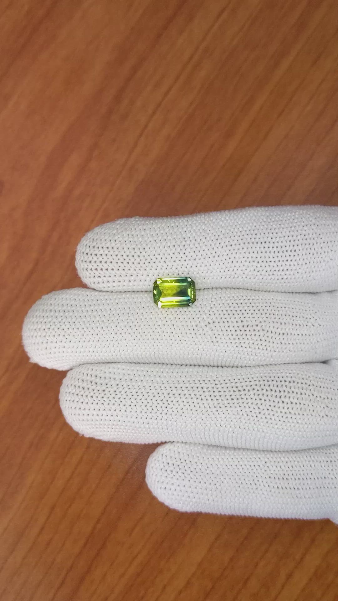 2.02 Ct. Bi Color Sapphire from Ceylon (Sri Lanka) Size Video