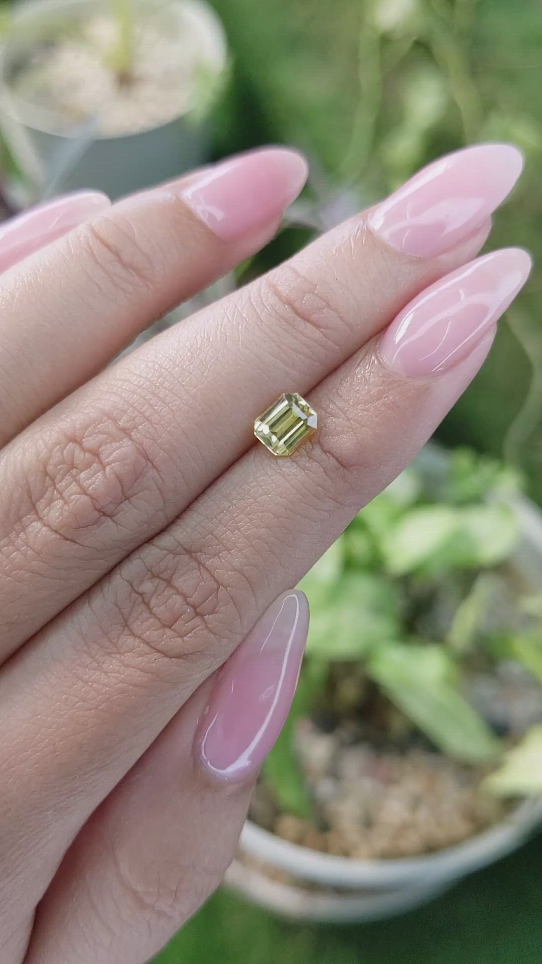 1.02 Ct. Yellow Sapphire from Ceylon (Sri Lanka) Size Video