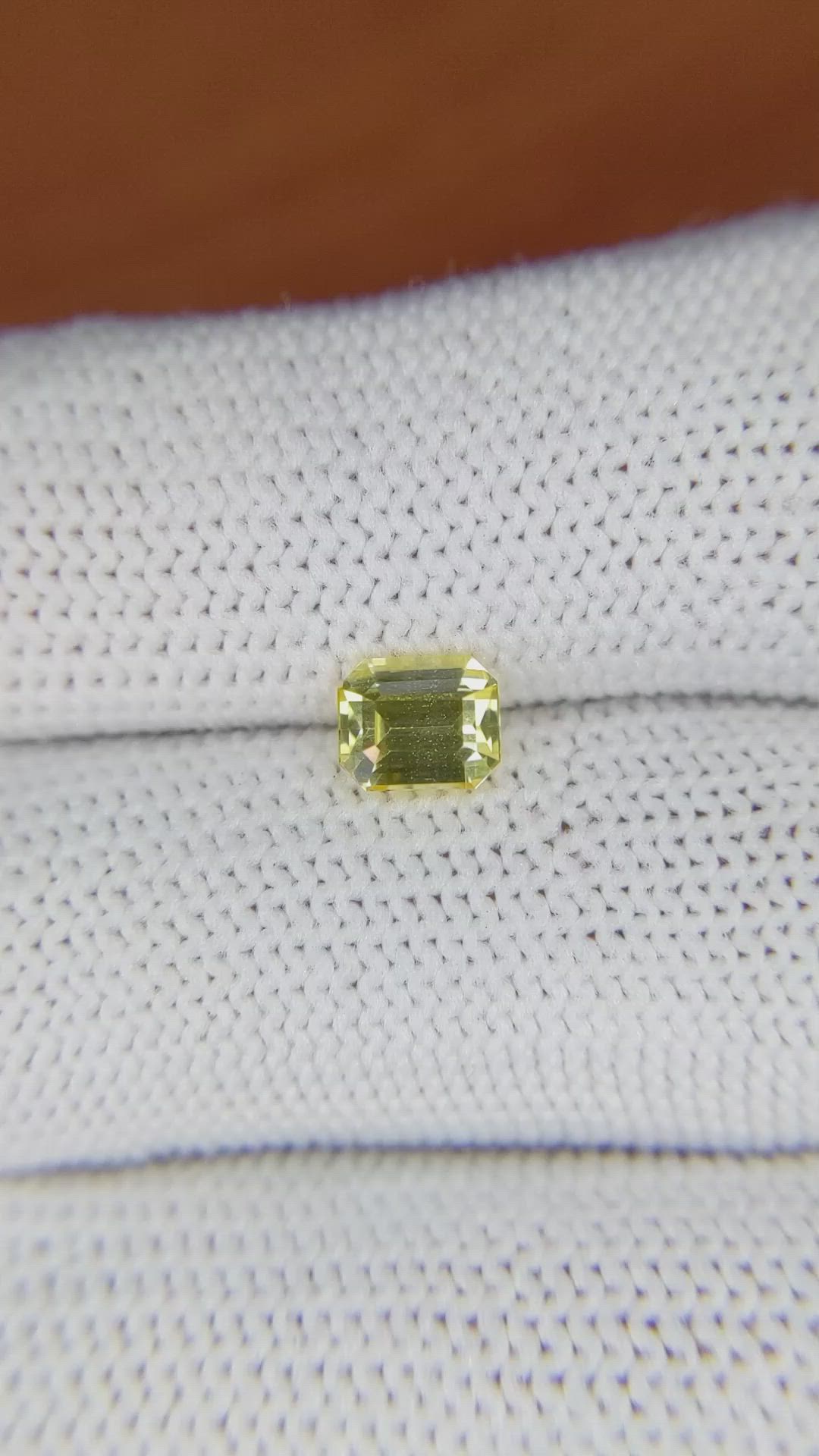 1.02 Ct. Yellow Sapphire from Ceylon (Sri Lanka) Size Video