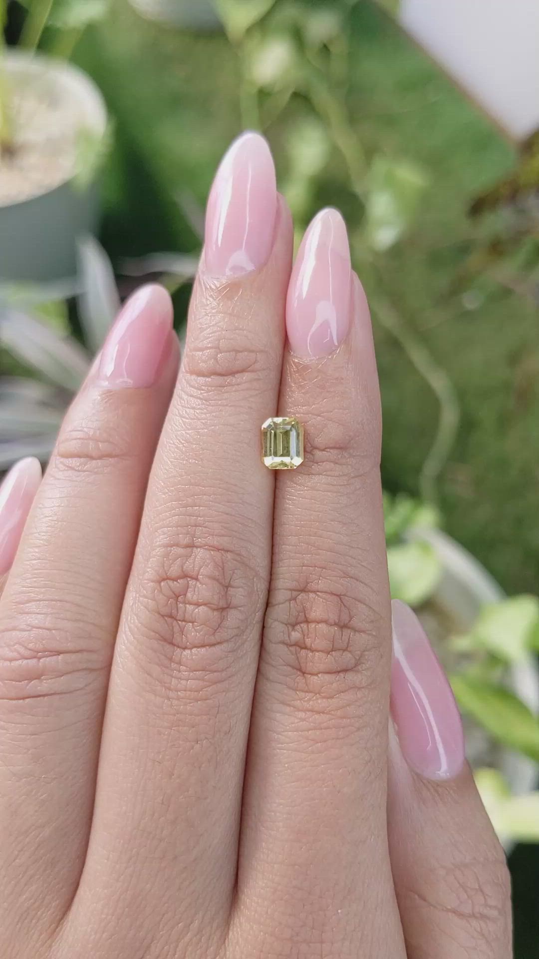 1.02 Ct. Yellow Sapphire from Ceylon (Sri Lanka) Size Video