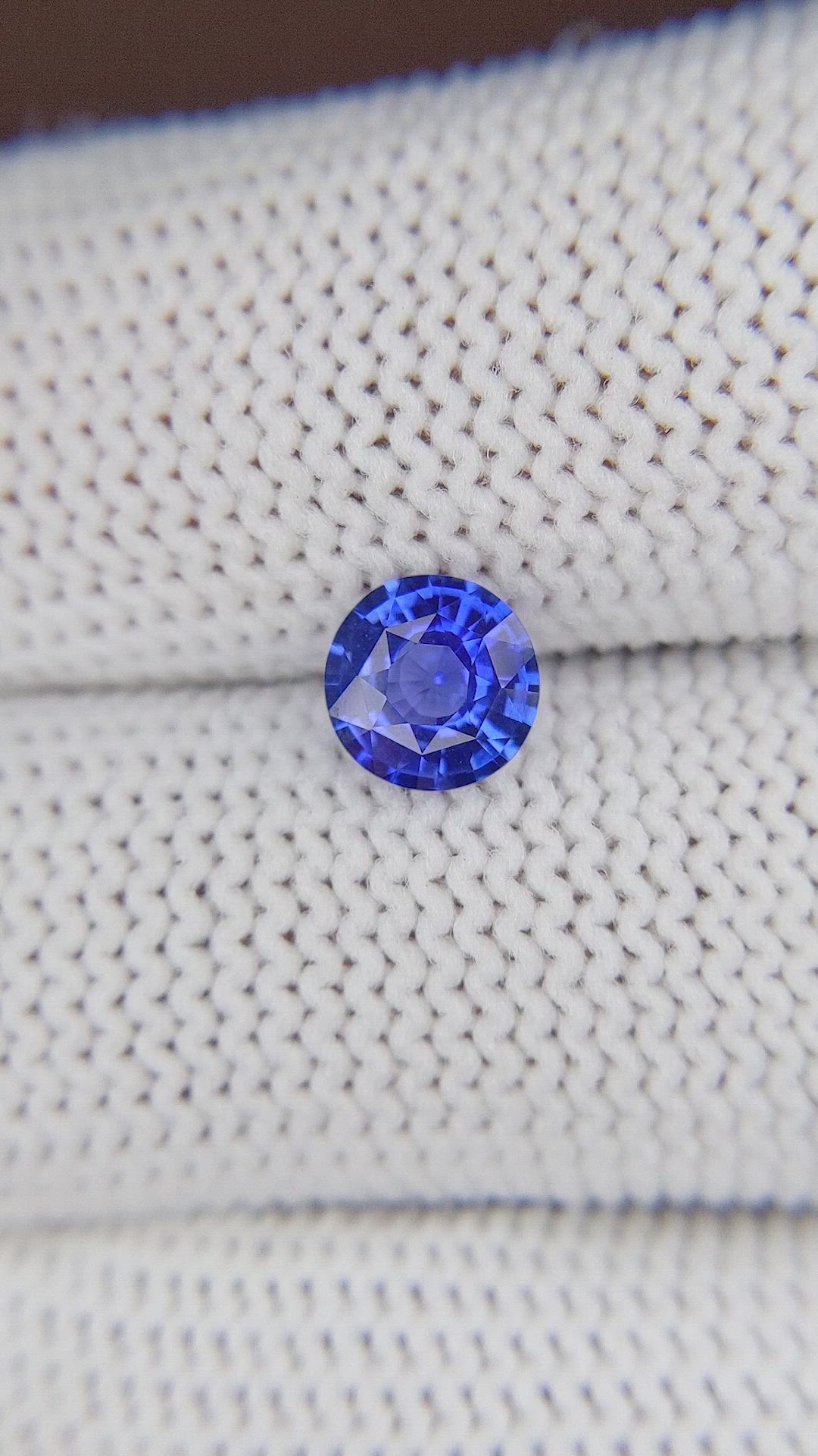 1.06 Ct. Blue Sapphire from Ceylon (Sri Lanka) Size Video
