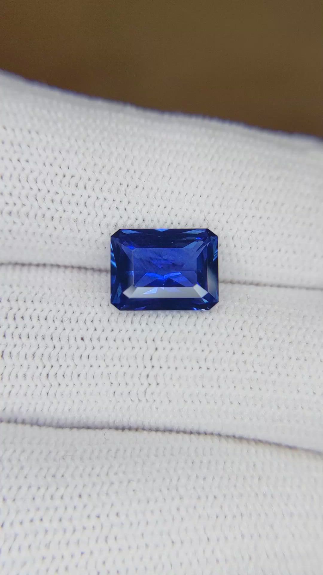 2.97 Ct. Blue Sapphire from Ceylon (Sri Lanka) Size Video