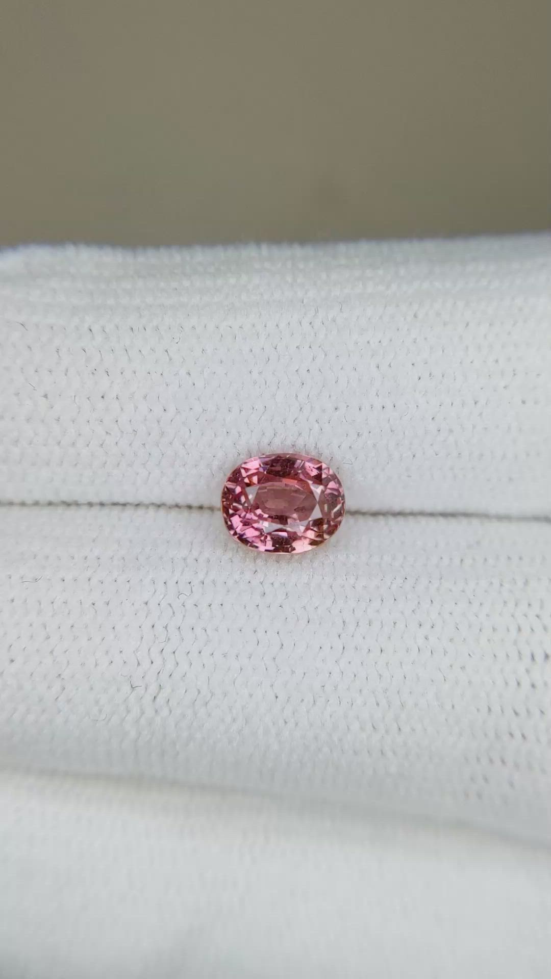 1.27 Ct. Reddish Pink Sapphire from Ceylon (Sri Lanka) Size Video