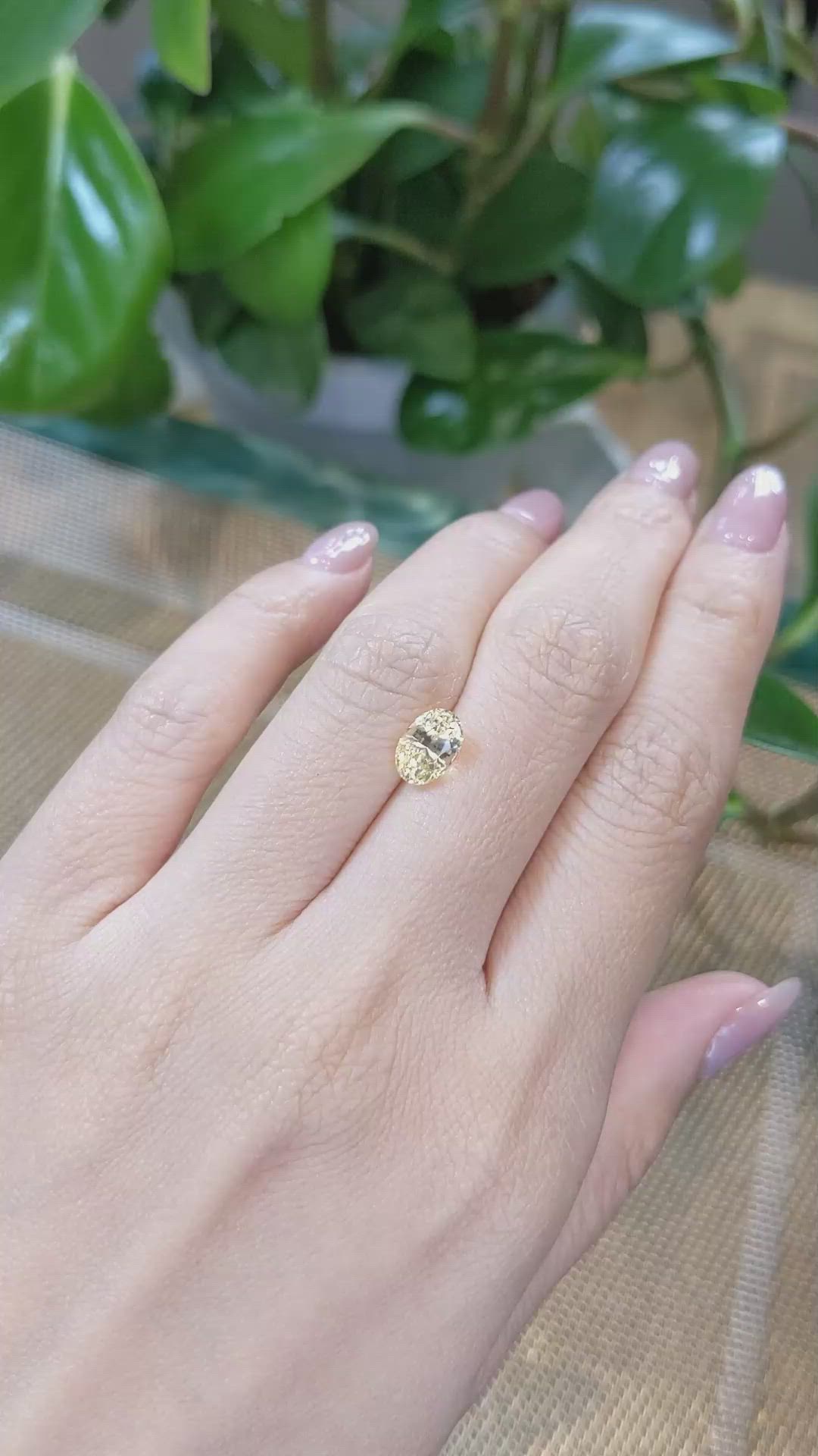 2.20 Ct. Yellow Sapphire from Ceylon (Sri Lanka) Size Video