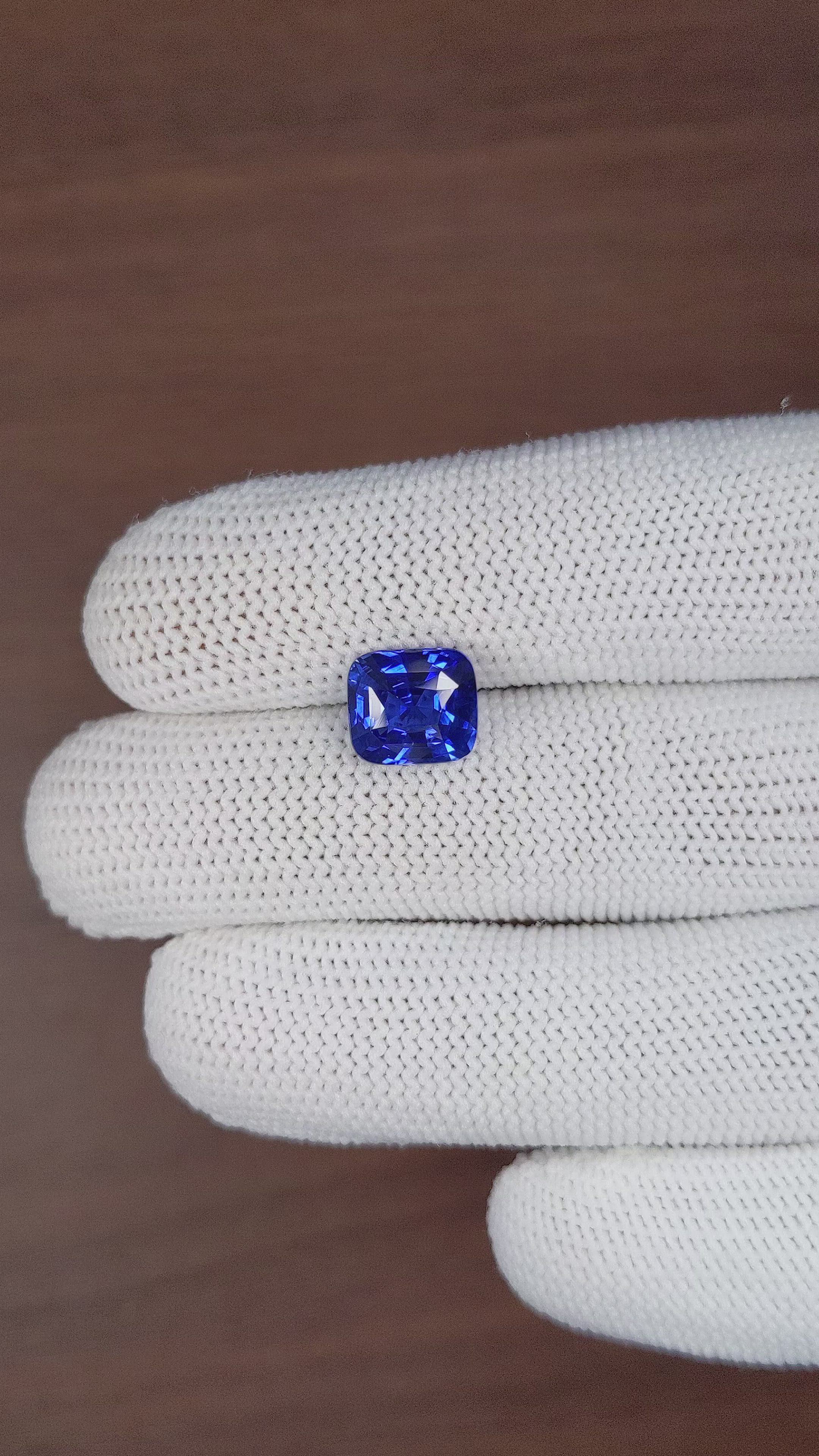 3.55 Ct. Blue Sapphire from Ceylon (Sri Lanka) Size Video