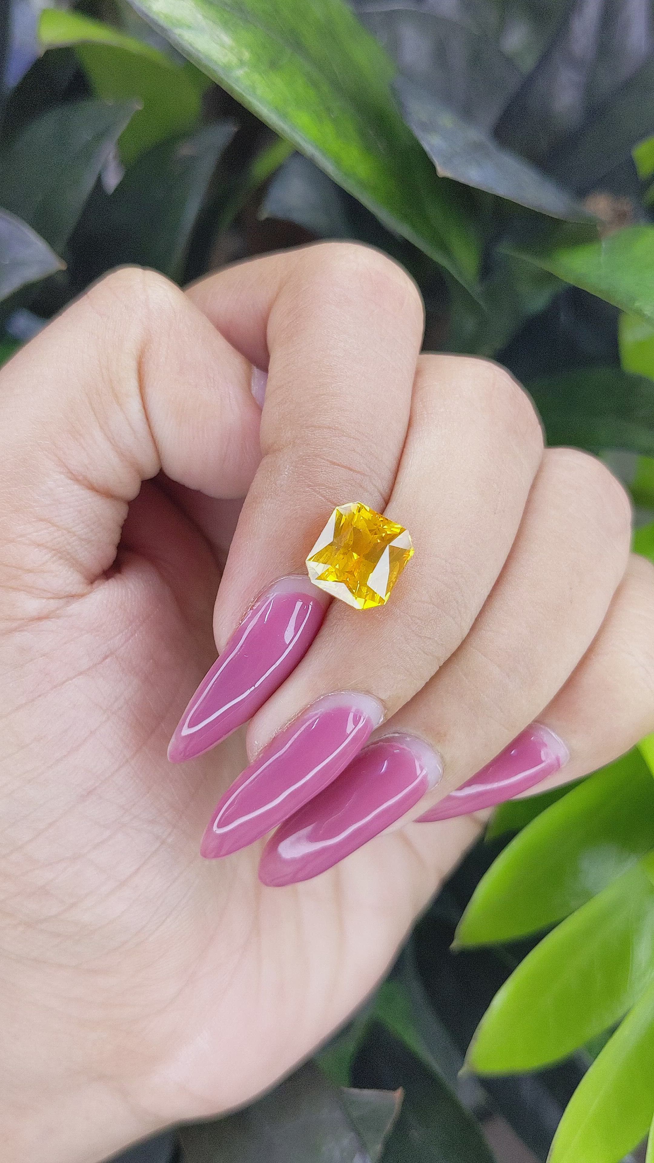 5.10 Ct. Yellow Sapphire from Ceylon (Sri Lanka) Size Video