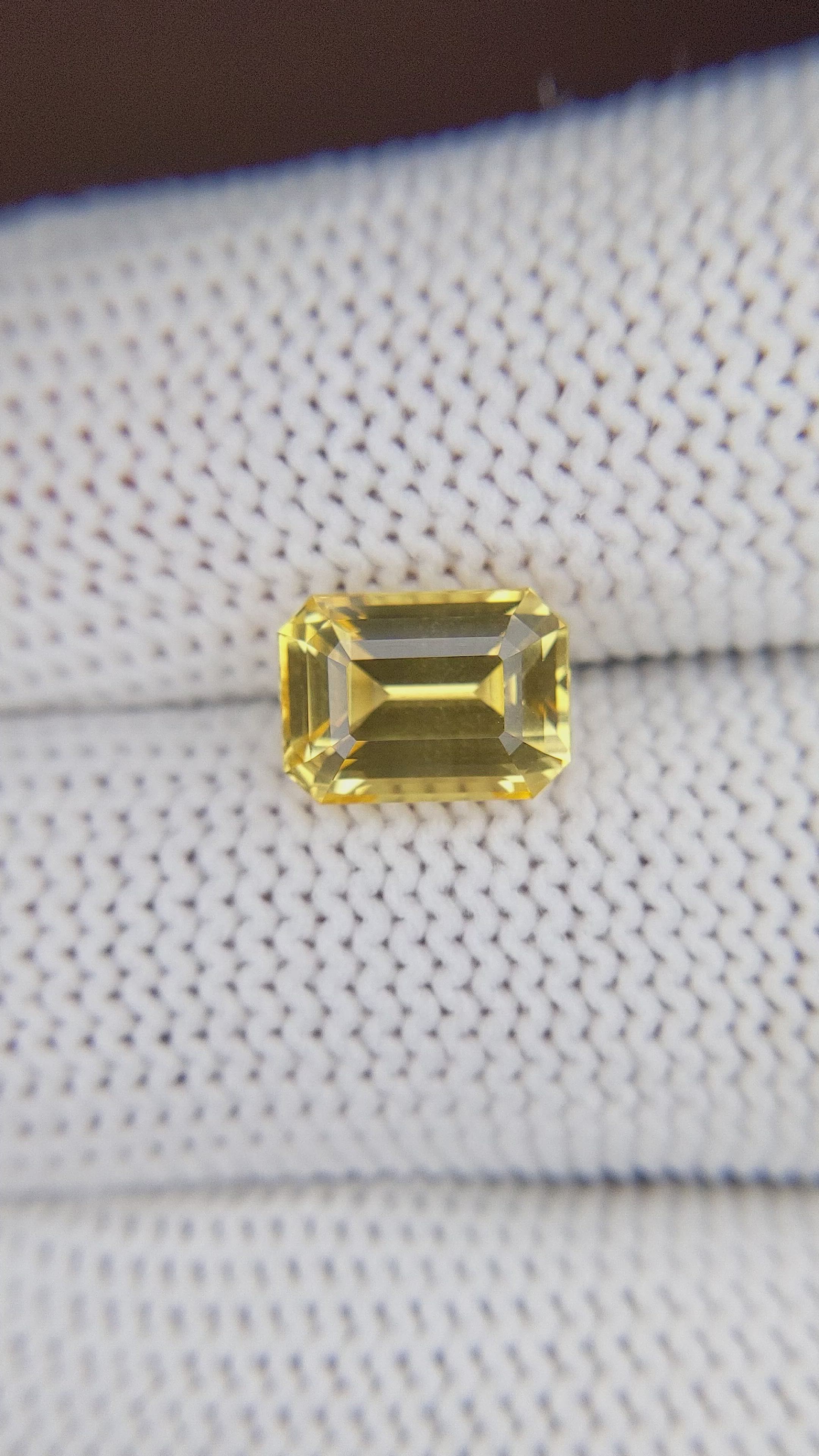 3.51 Ct. Yellow Sapphire from Ceylon (Sri Lanka) Size Video
