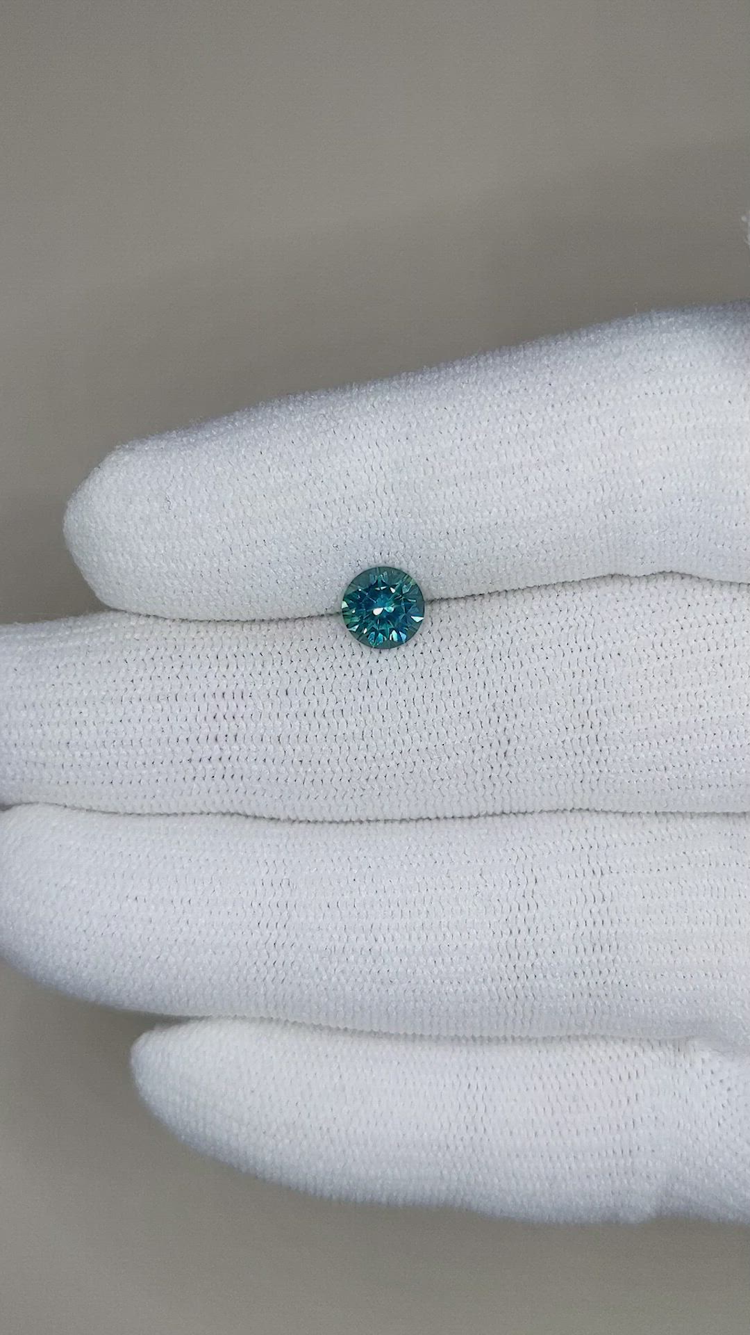 1.00 Ct. Bluish Green Sapphire from Montana Size Video