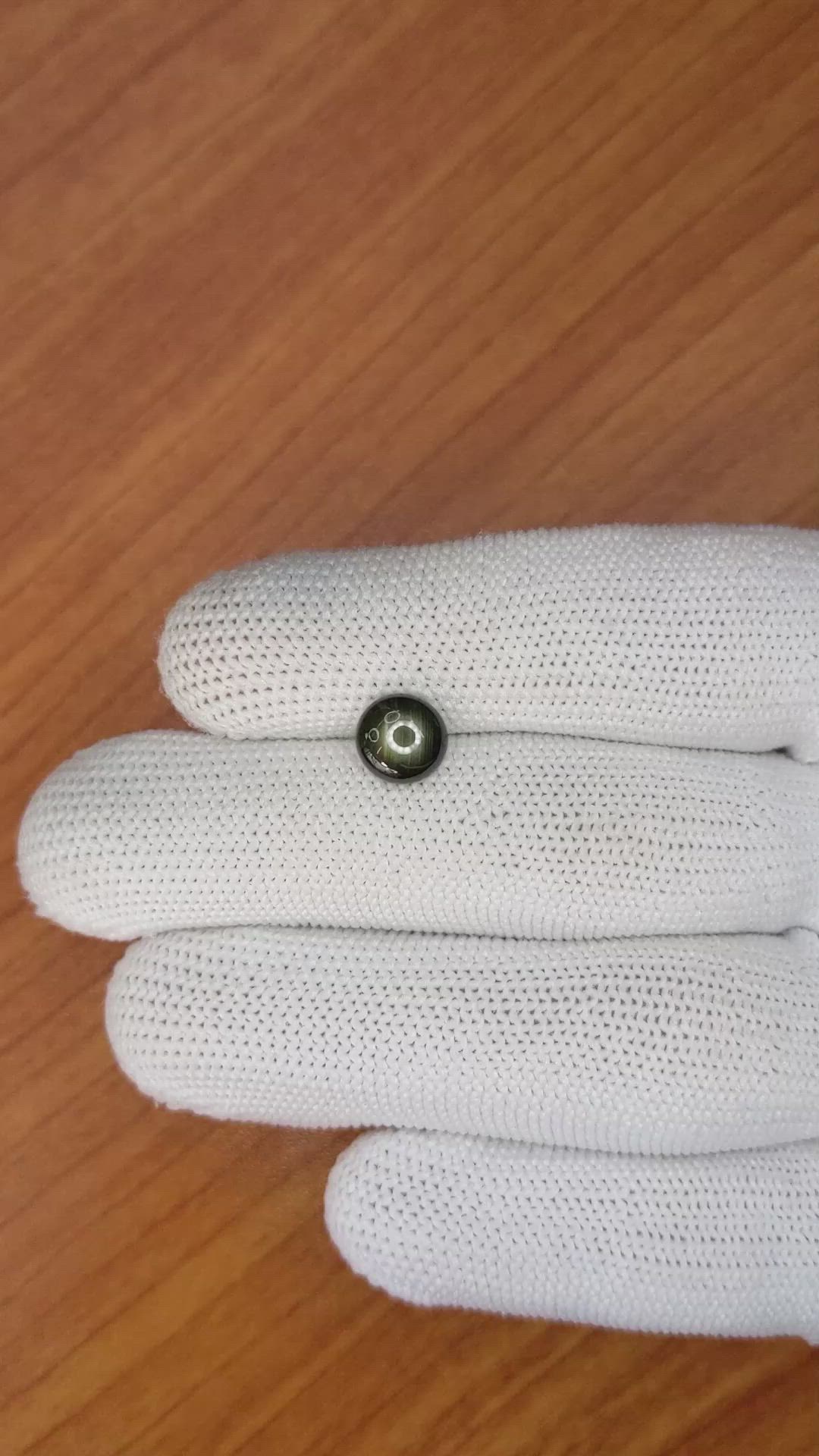 2.93 Ct. Black Star Sapphire from Ceylon (Sri Lanka) Size Video