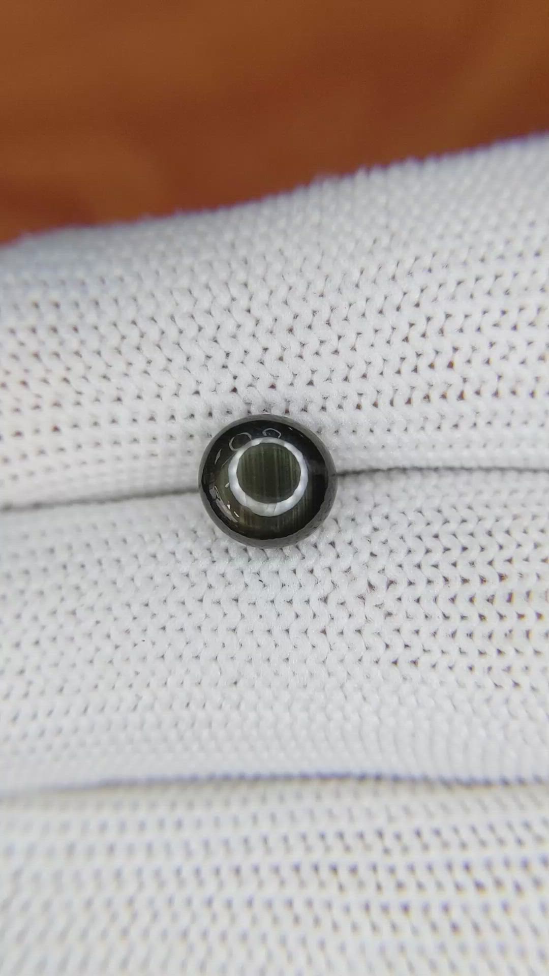 2.93 Ct. Black Star Sapphire from Ceylon (Sri Lanka) Size Video