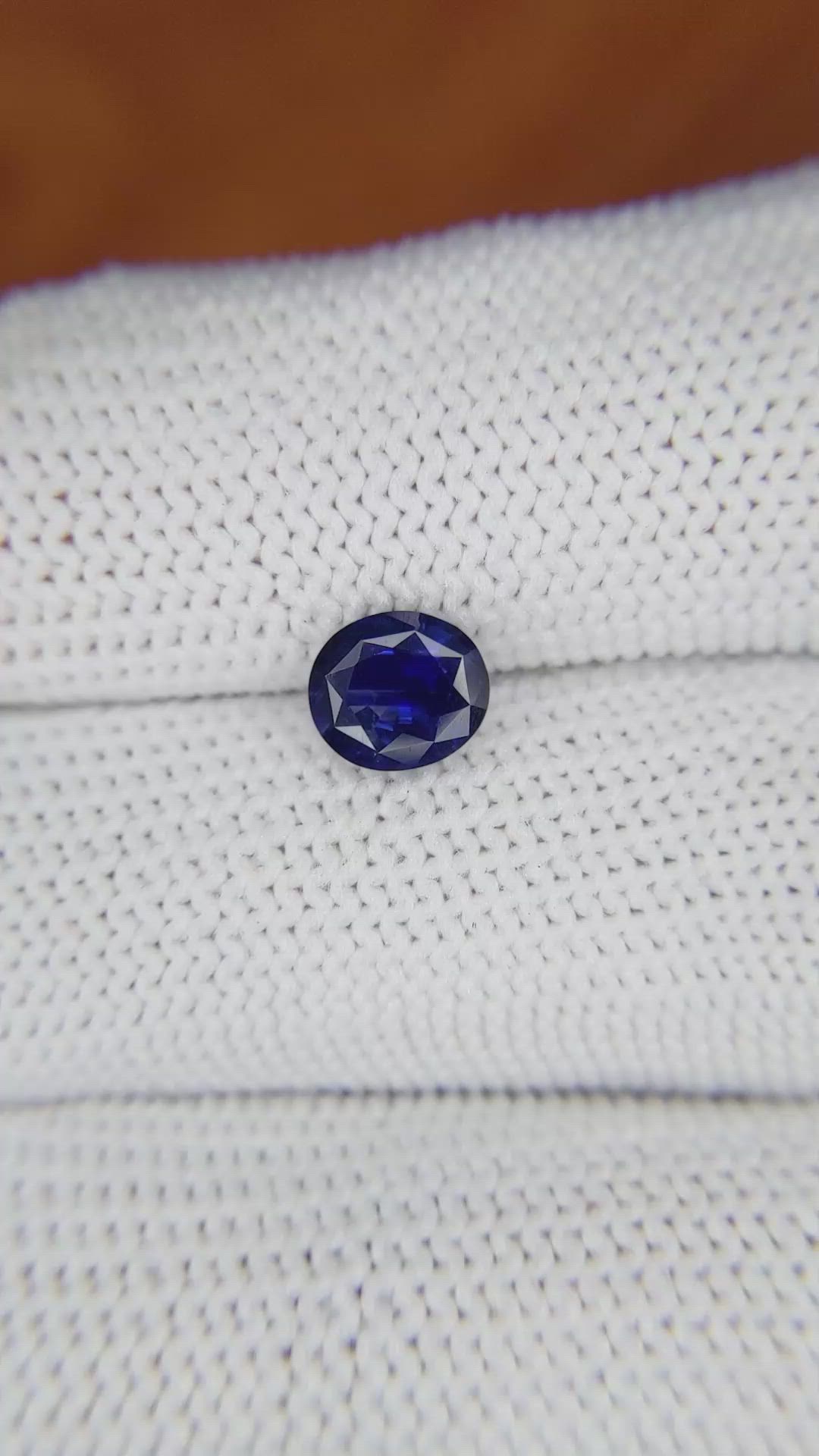 1.14 Ct. Blue Sapphire from Ceylon (Sri Lanka) Size Video