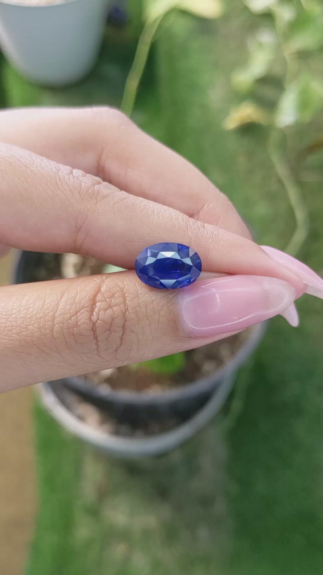 5.54 Ct. Blue Sapphire from Ceylon (Sri Lanka) Size Video