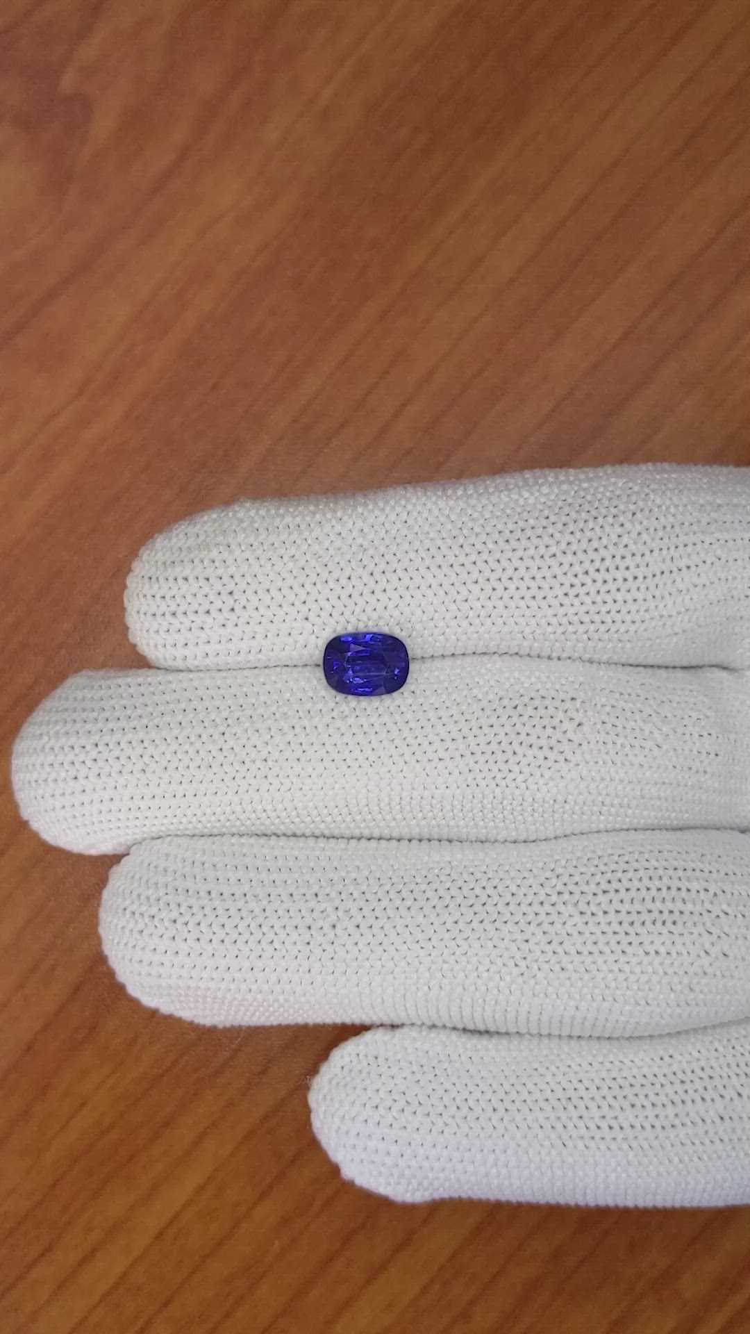 1.55 Ct. Blue Sapphire from Ceylon (Sri Lanka) Size Video