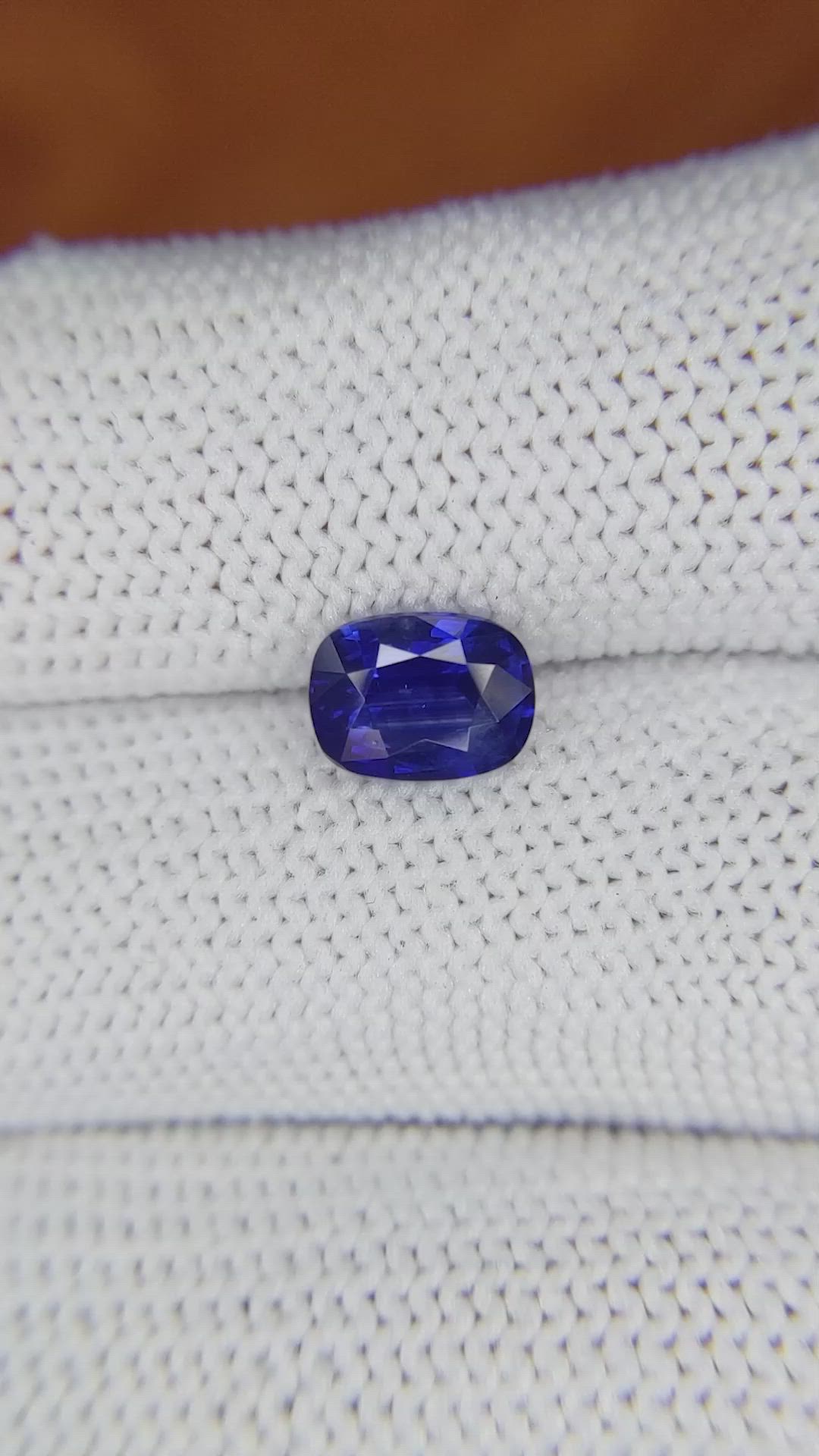 1.55 Ct. Blue Sapphire from Ceylon (Sri Lanka) Size Video