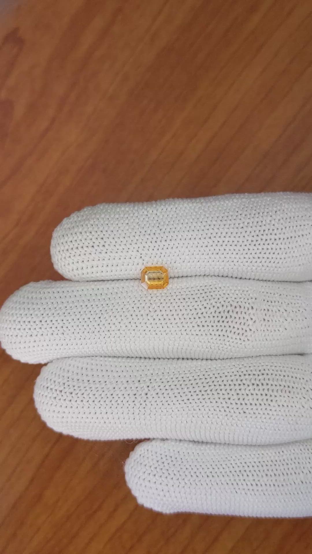 0.92 Ct. Orange Sapphire from Ceylon (Sri Lanka) Size Video