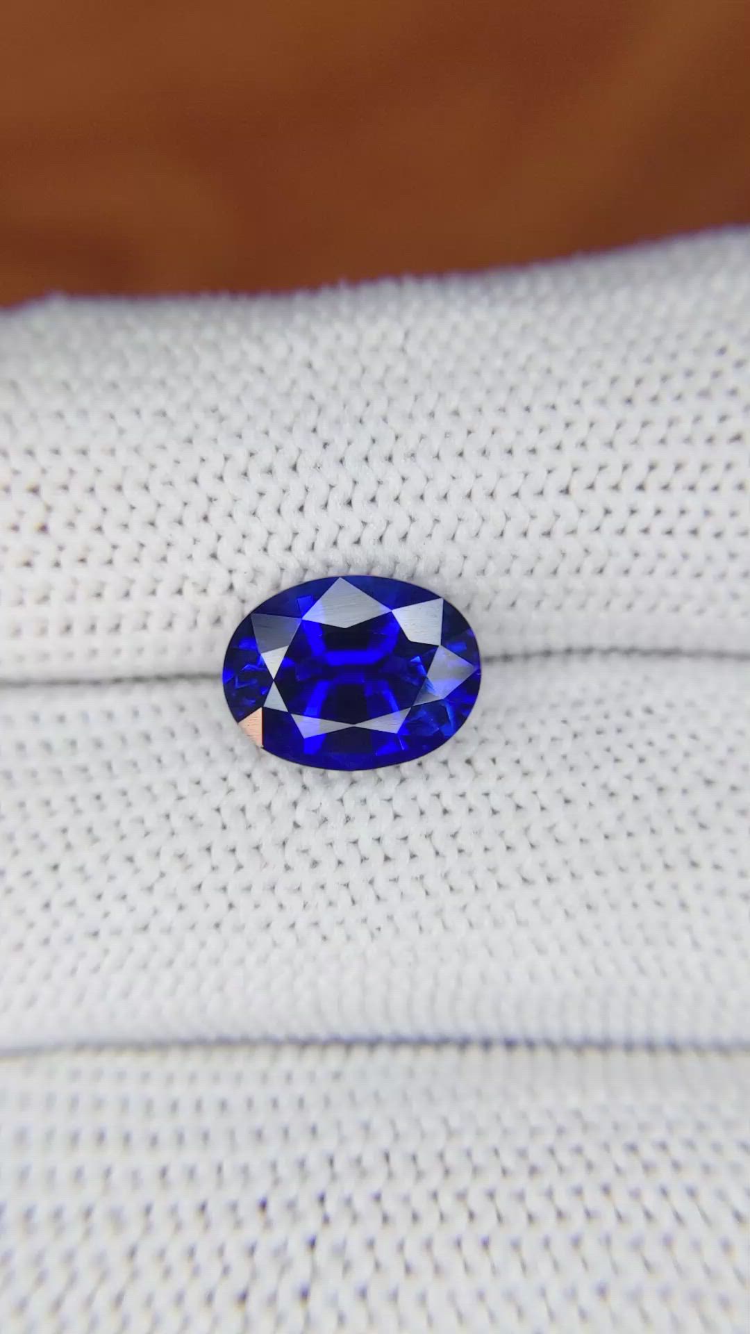 3.34 Ct. Blue Sapphire from Ceylon (Sri Lanka) Size Video