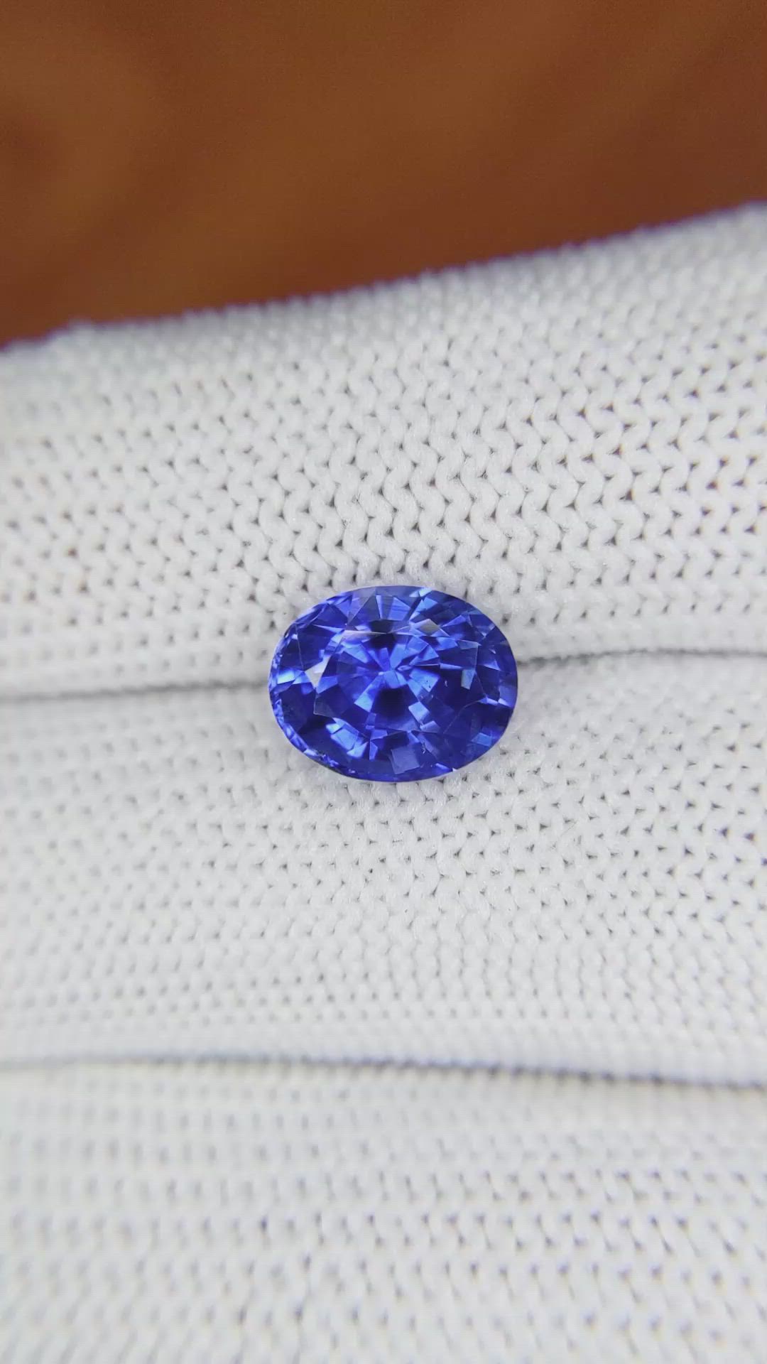 3.24 Ct. Blue Sapphire from Ceylon (Sri Lanka) Size Video