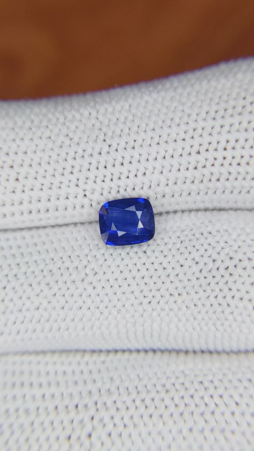1.18 Ct. Blue Sapphire from Ceylon (Sri Lanka) Size Video