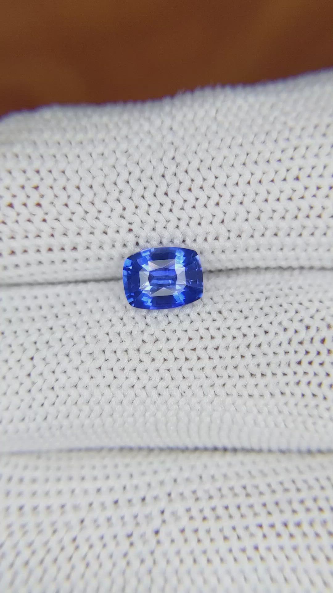 1.32 Ct. Blue Sapphire from Ceylon (Sri Lanka) Size Video