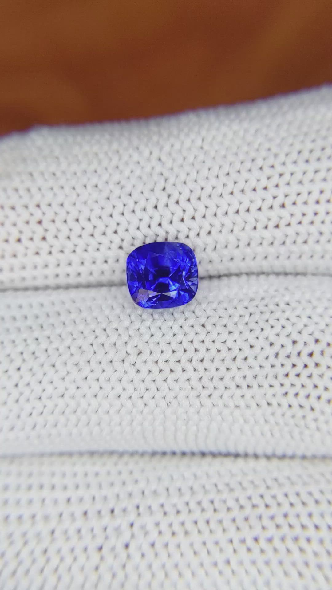 1.79 Ct. Blue Sapphire from Ceylon (Sri Lanka) Size Video