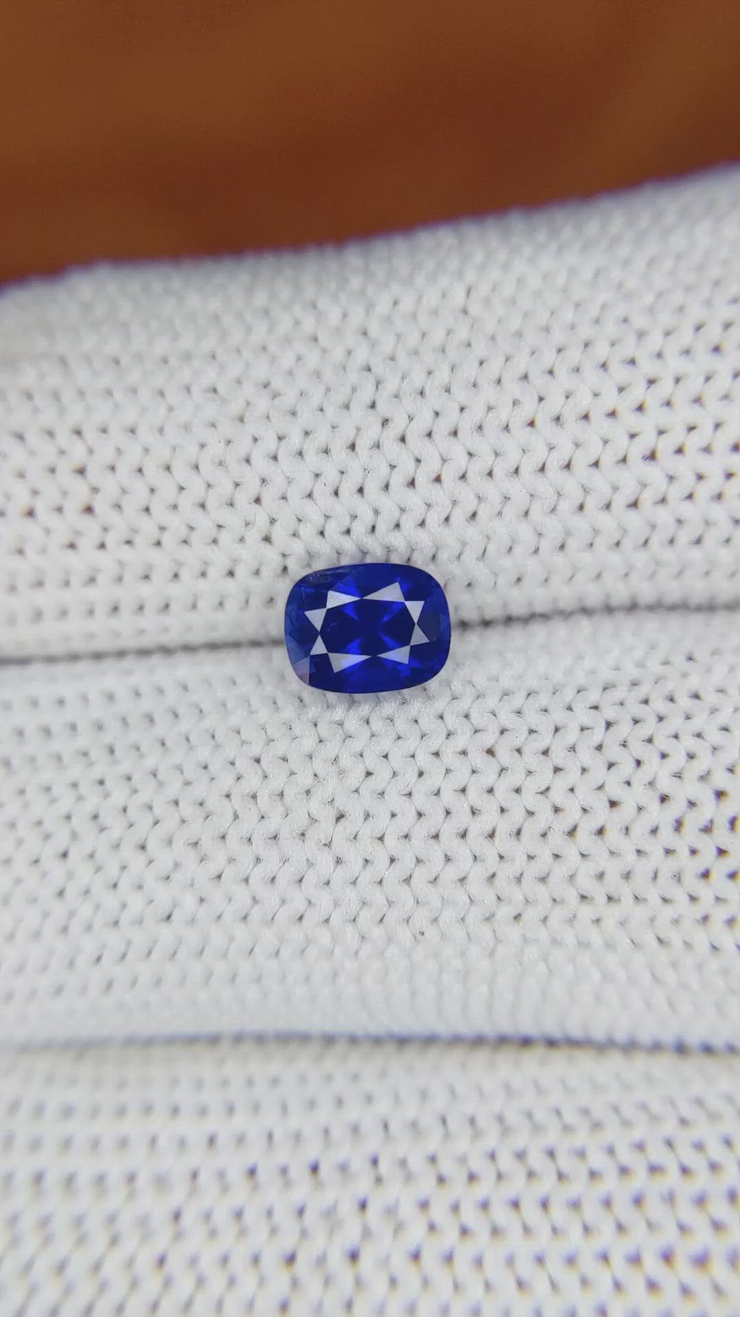 1.21 Ct. Blue Sapphire from Ceylon (Sri Lanka) Size Video