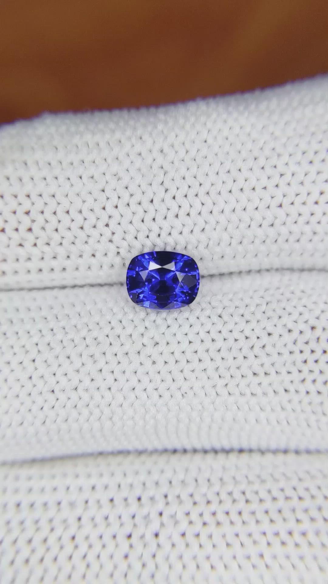 1.18 Ct. Blue Sapphire from Ceylon (Sri Lanka) Size Video