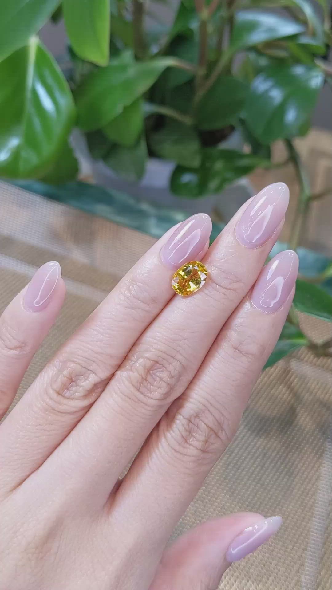 2.35 Ct. Yellow Sapphire from Ceylon (Sri Lanka) Size Video