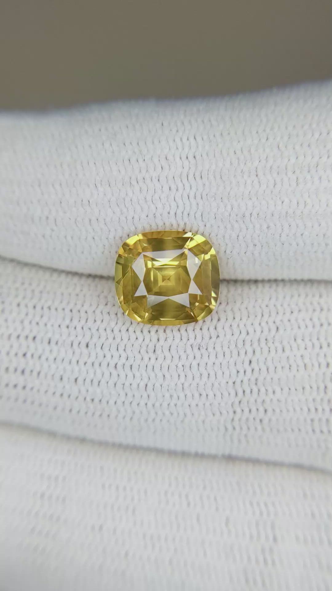 3.64 Ct. Yellow Sapphire from Ceylon (Sri Lanka) Size Video