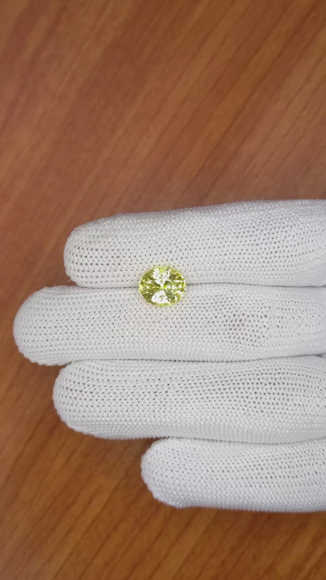 3.40 Ct. Yellow Sapphire from Ceylon (Sri Lanka) Size Video