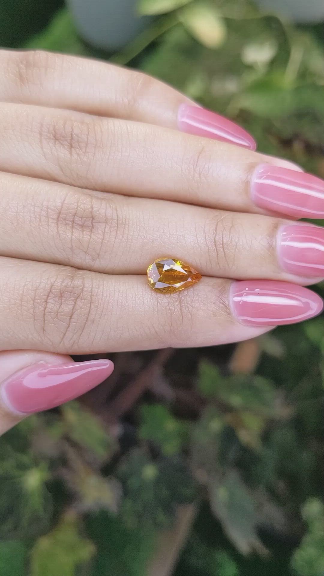 2.63 Ct. Yellowish Orange Sapphire from Ceylon (Sri Lanka) Size Video