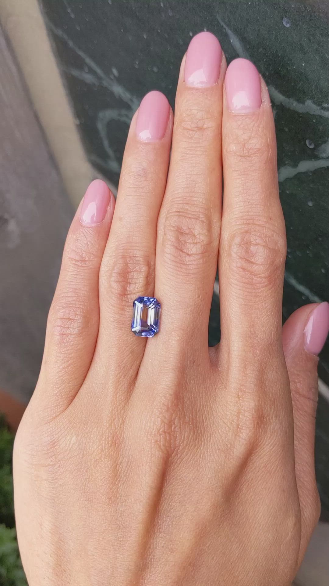 4.02 Ct. Bi Color Sapphire from Ceylon (Sri Lanka) Size Video