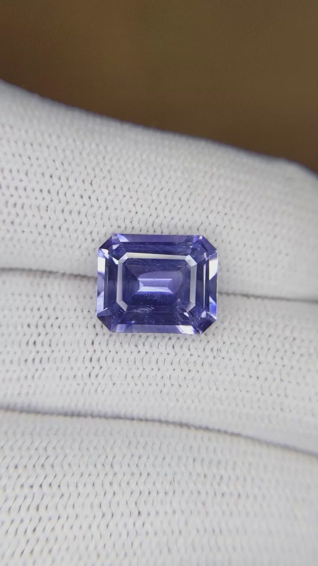 5.47 Ct. Blue Sapphire from Ceylon (Sri Lanka) Size Video