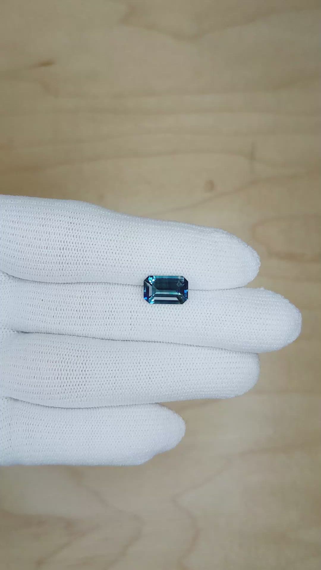 2.93 Ct. Greenish Blue Sapphire from Ceylon (Sri Lanka) Size Video