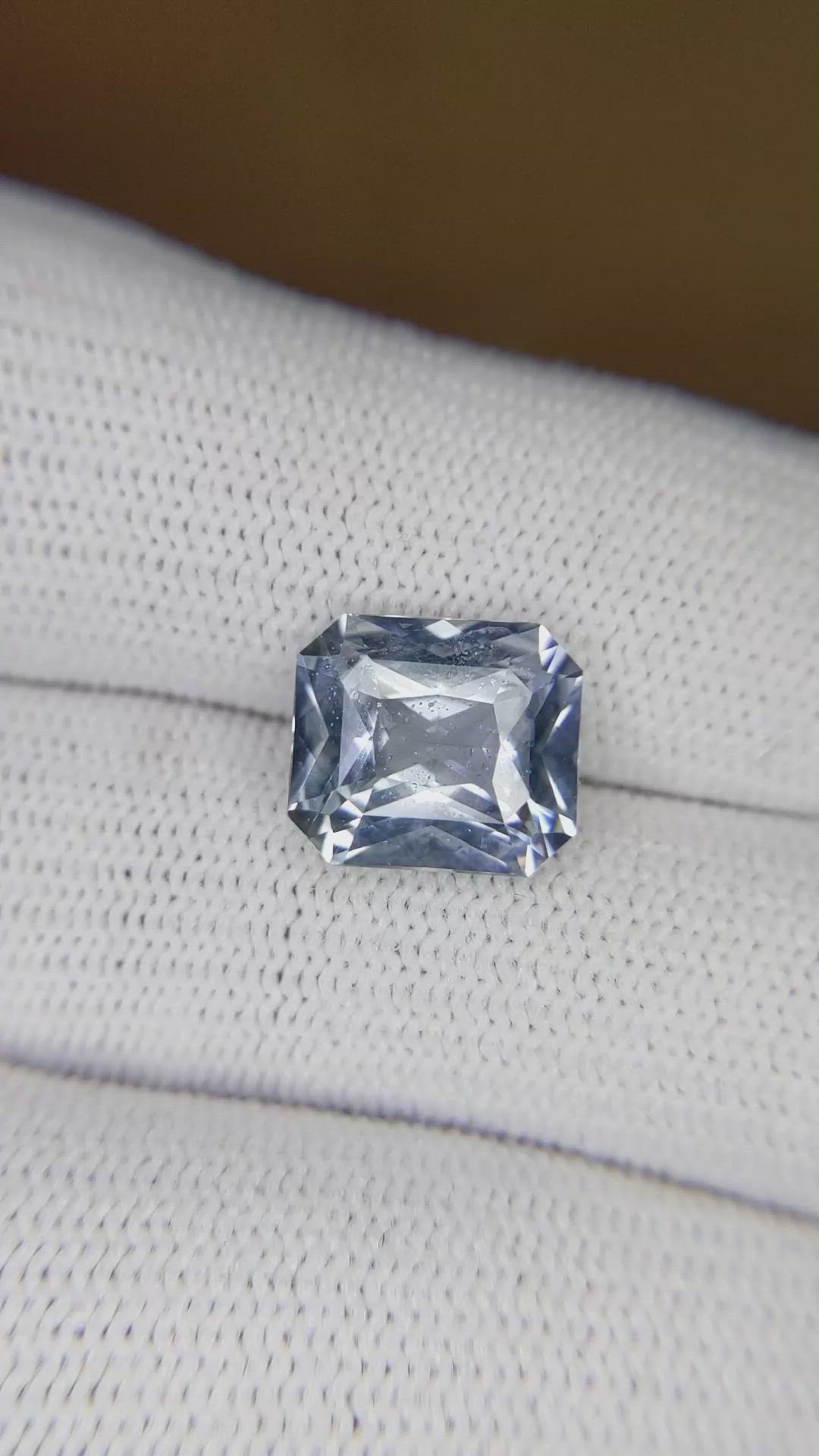 4.36 Ct. Blue Sapphire from Ceylon (Sri Lanka) Size Video