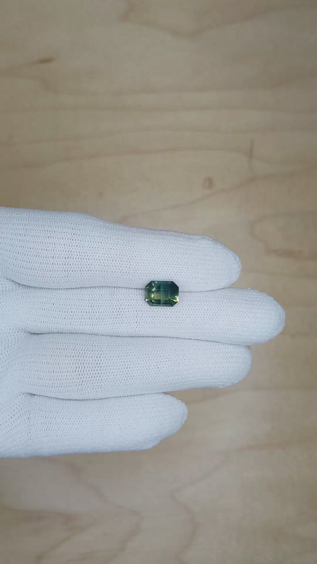 2.56 Ct. Bi Color Sapphire from Ceylon (Sri Lanka) Size Video