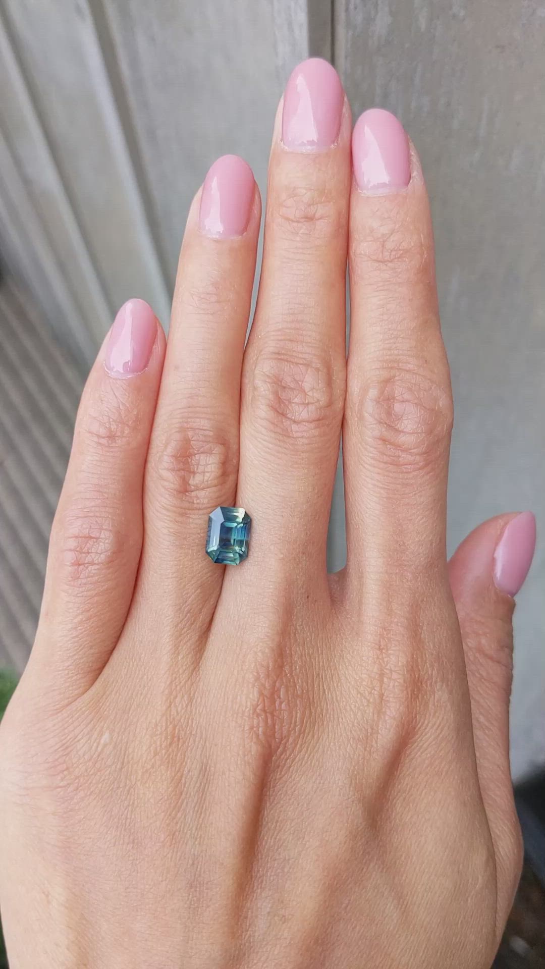 2.56 Ct. Bi Color Sapphire from Ceylon (Sri Lanka) Size Video