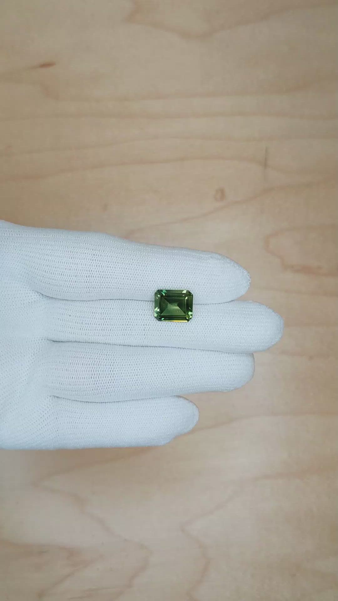 5.21 Ct. Bi Color Sapphire from Madagascar Size Video