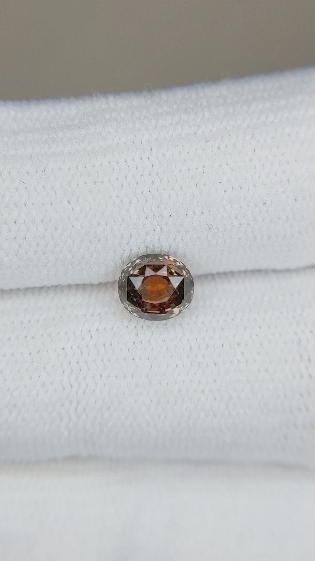 1.22 Ct. Bi Color Sapphire from Montana Size Video