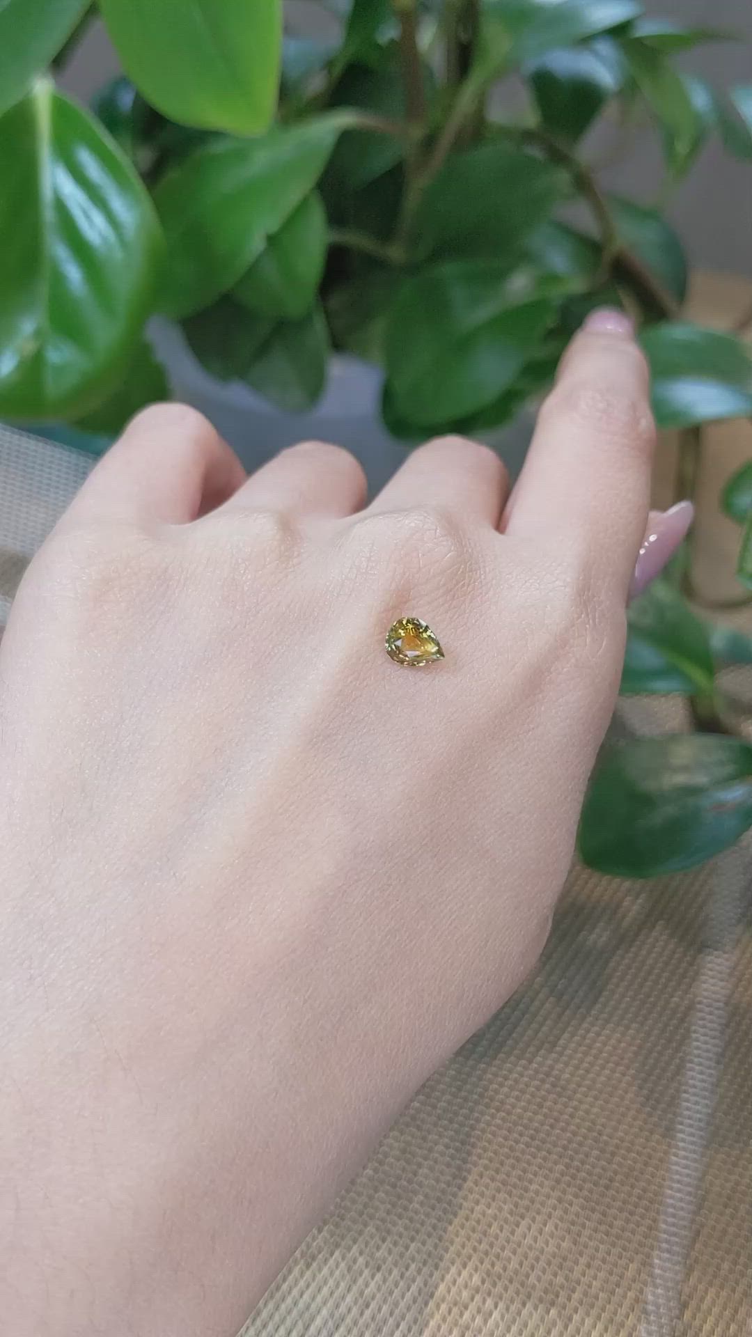 1.10 Ct. Greenish Yellow Sapphire from Montana Size Video