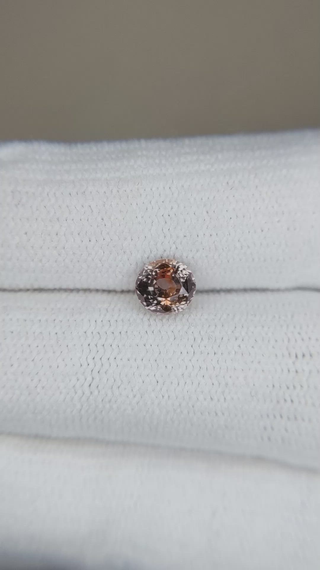 1.05 Ct. Bi Color Sapphire from Montana Size Video