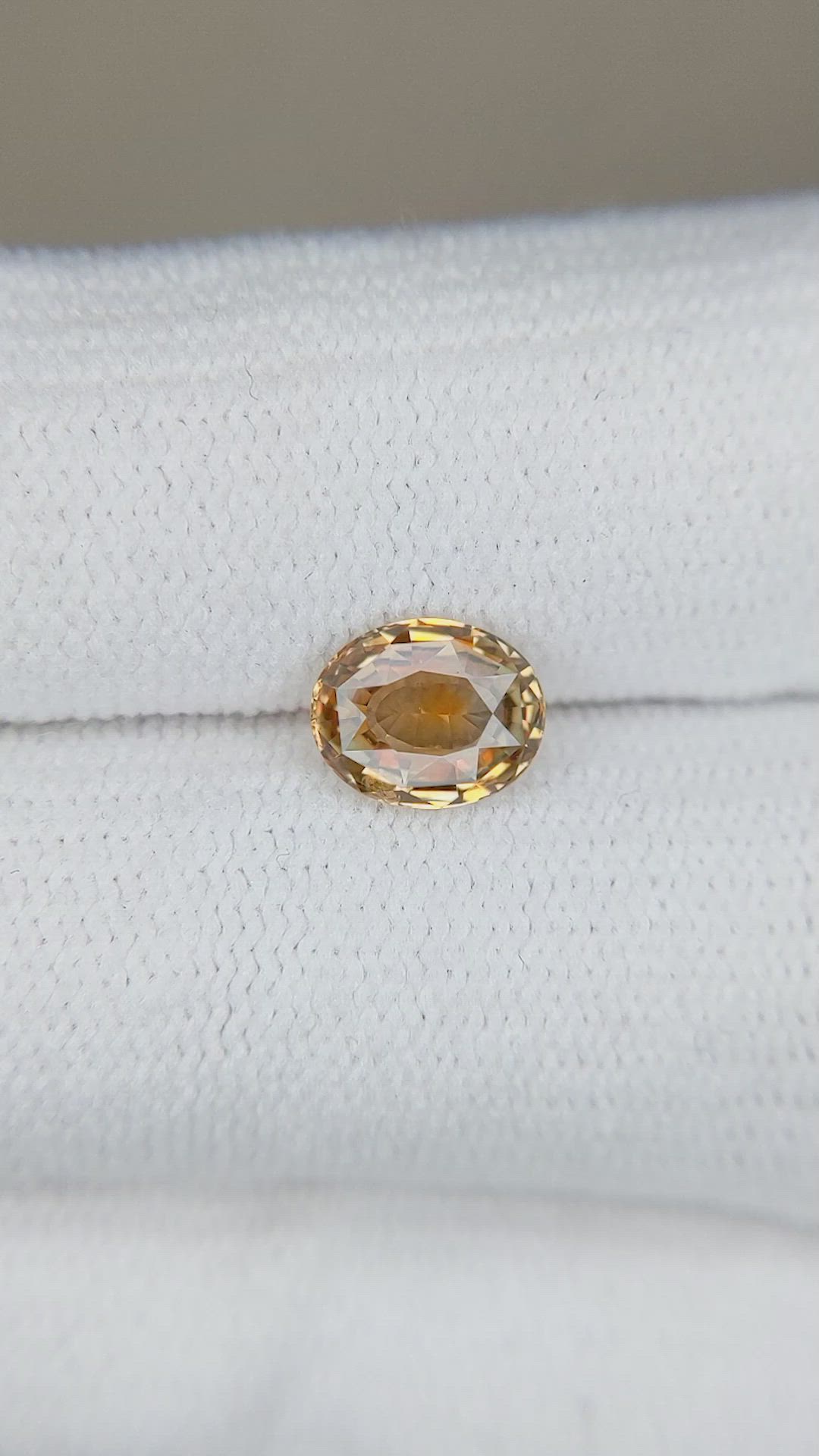 1.23 Ct. Bi Color Sapphire from Montana Size Video