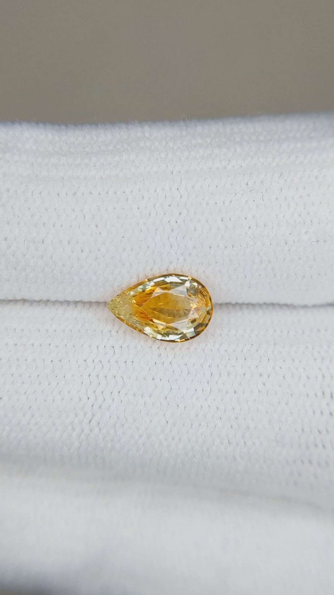 1.08 Ct. Bi Color Sapphire from Montana Size Video