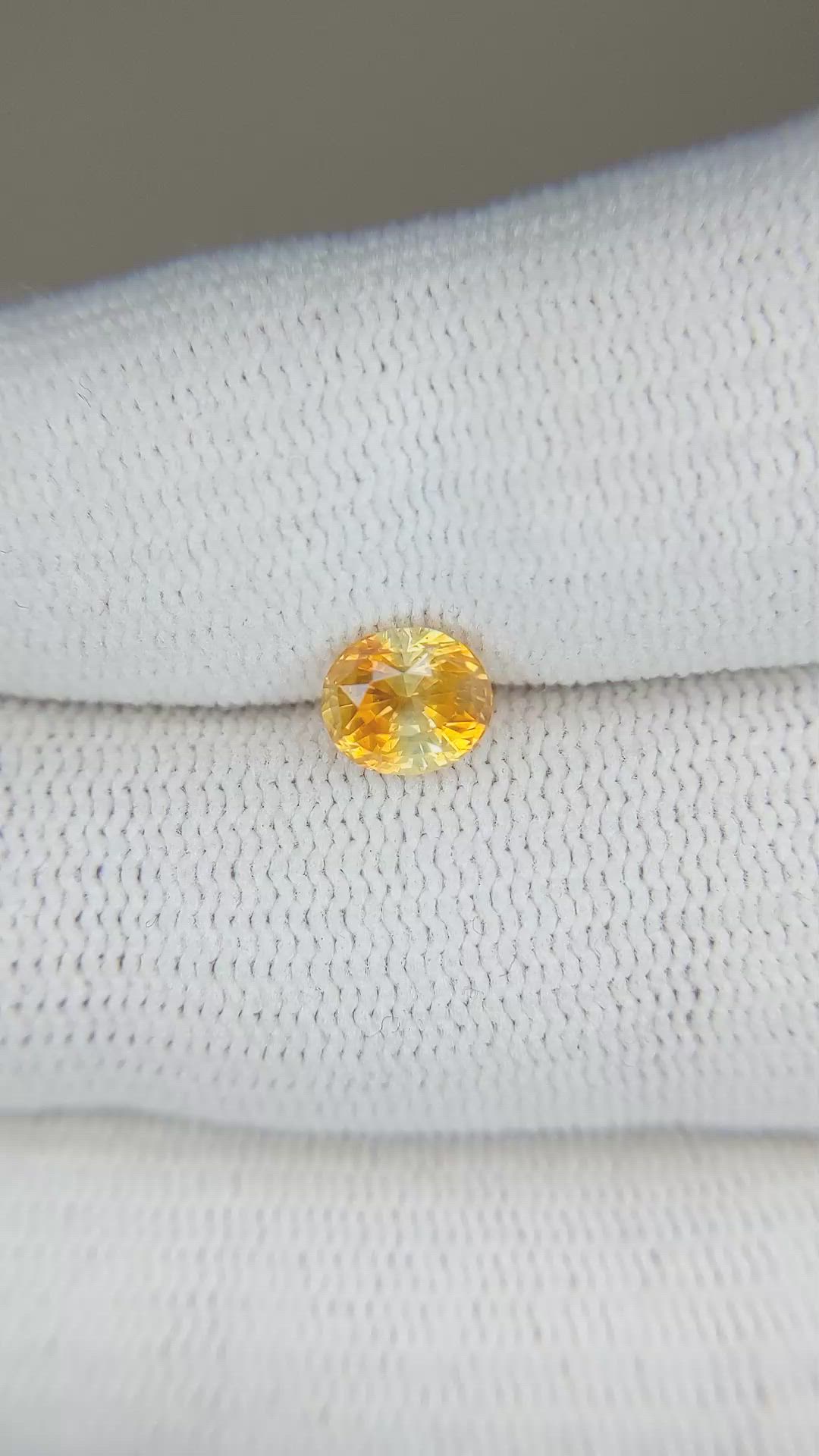 1.27 Ct. Bi Color Sapphire from Montana Size Video