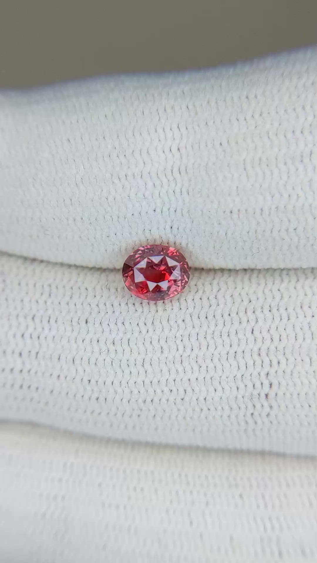 1.04 Ct. Bi Color Sapphire from Montana Size Video