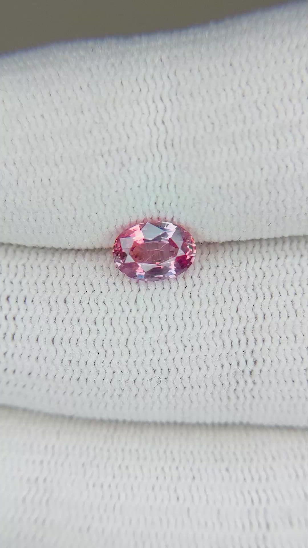 1.04 Ct. Bi Color Sapphire from Montana Size Video