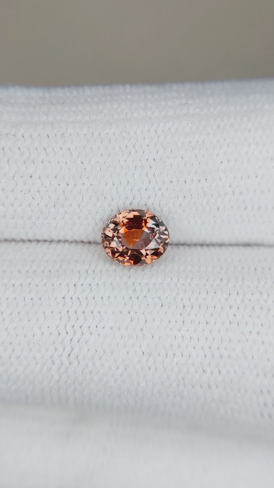 0.92 Ct. Bi Color Sapphire from Montana Size Video