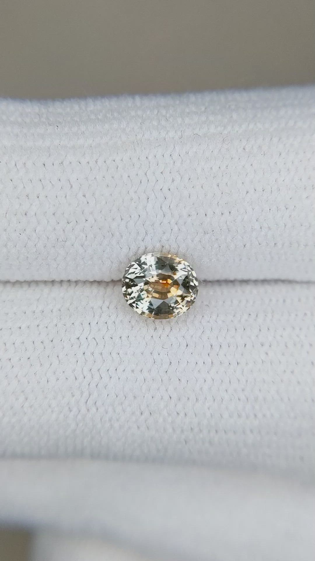 0.99 Ct. Bi Color Sapphire from Montana Size Video