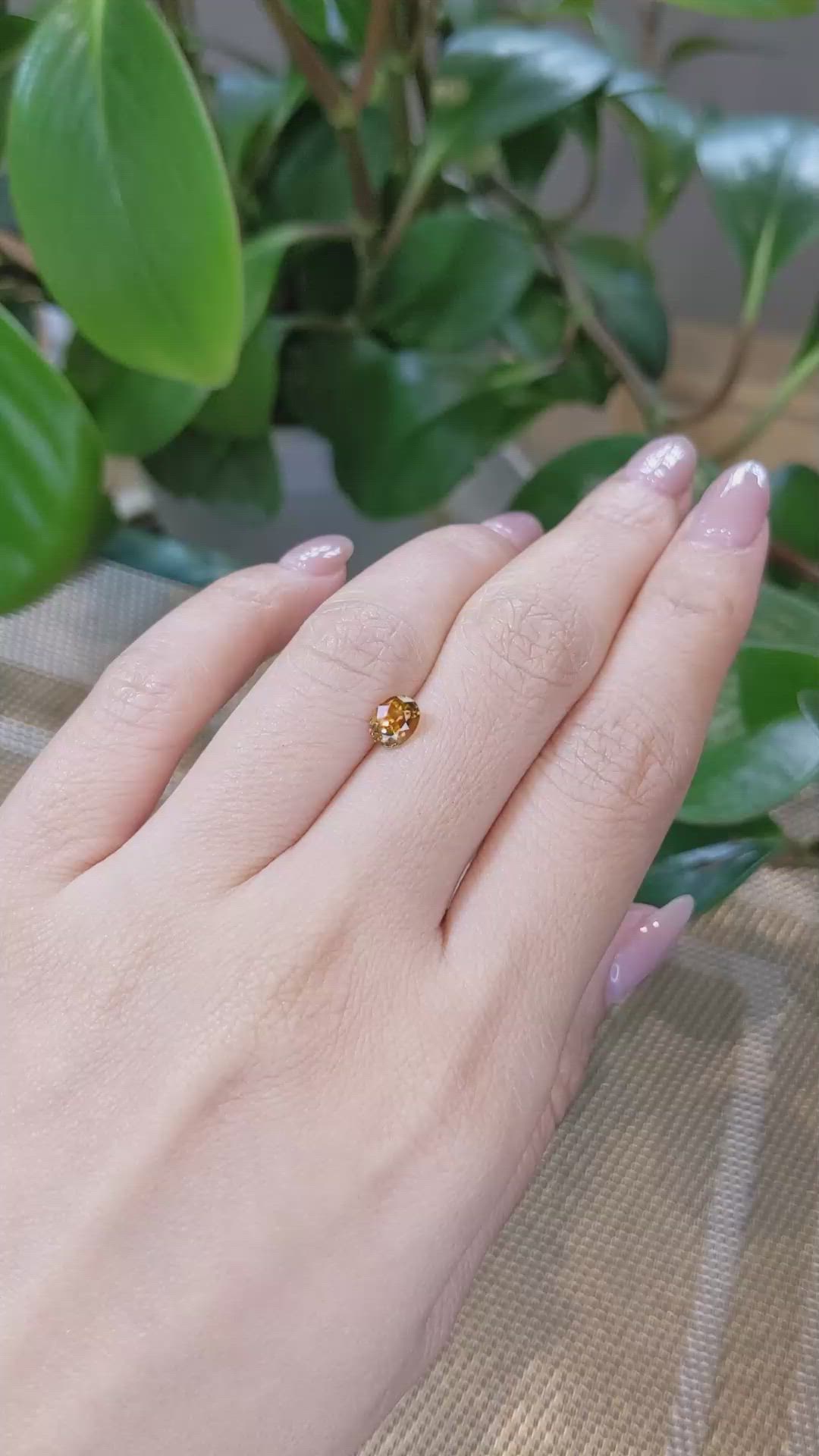1.04 Ct. Bi Color Sapphire from Montana Size Video